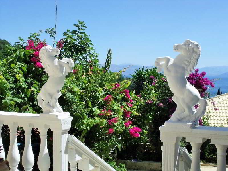 Aragorn Paradise Garden Moraḯtika Buitenkant foto